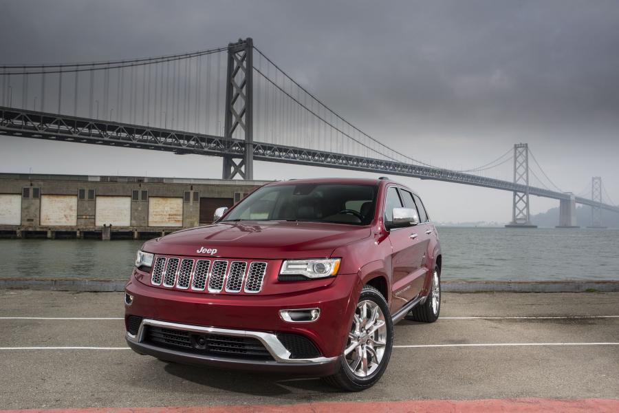  Jeep Grand Cherokee Summit 2014 года  (фото 2 из 61)